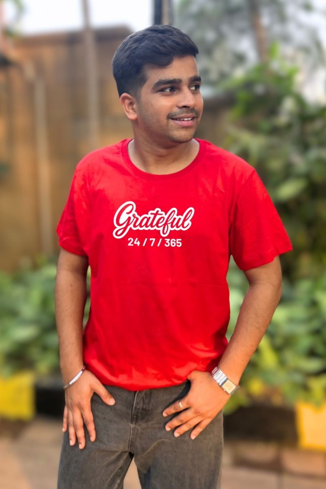 Grateful White Classic Fit Red